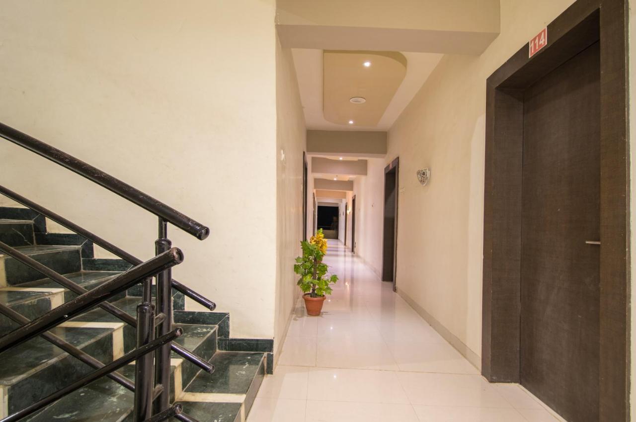 Hotel Yogiraj Palace Shegaon Kültér fotó