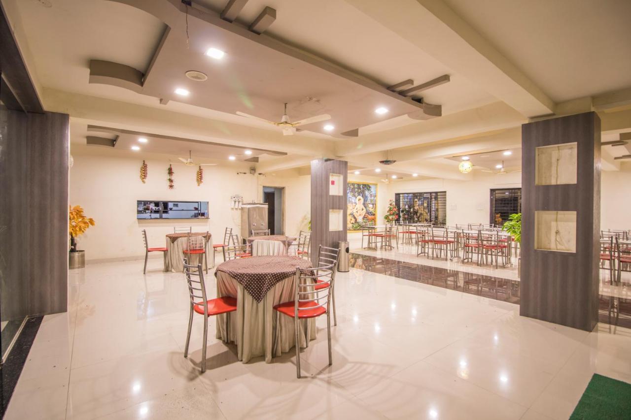 Hotel Yogiraj Palace Shegaon Kültér fotó