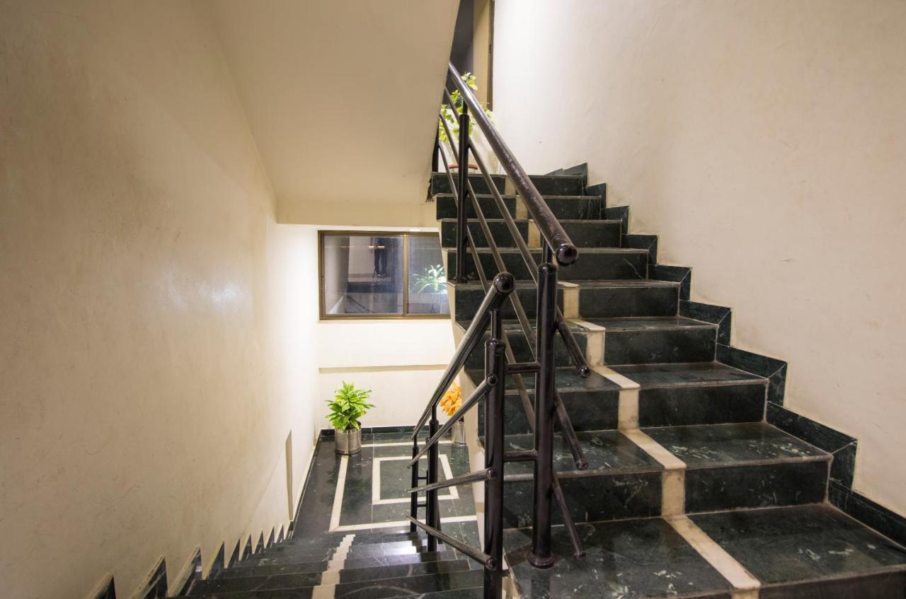 Hotel Yogiraj Palace Shegaon Kültér fotó