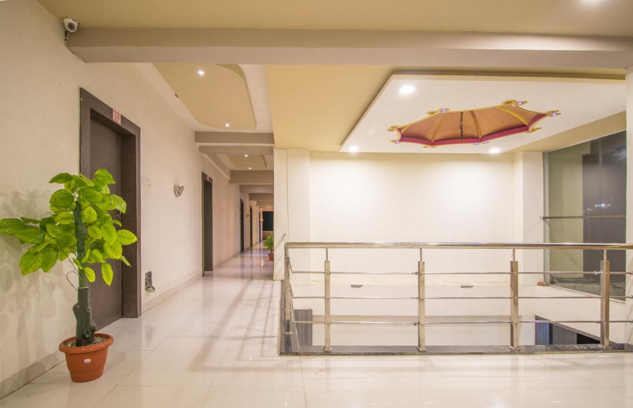 Hotel Yogiraj Palace Shegaon Kültér fotó