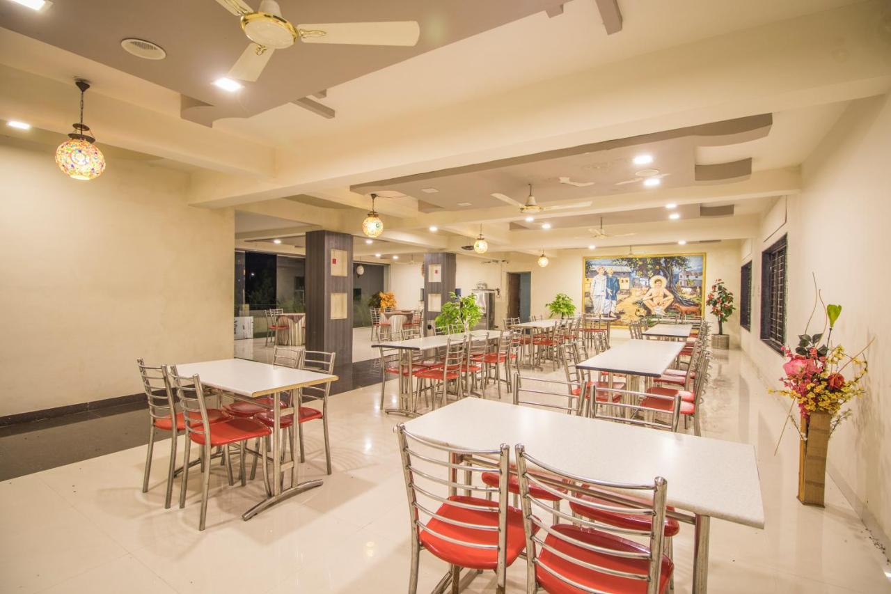 Hotel Yogiraj Palace Shegaon Kültér fotó